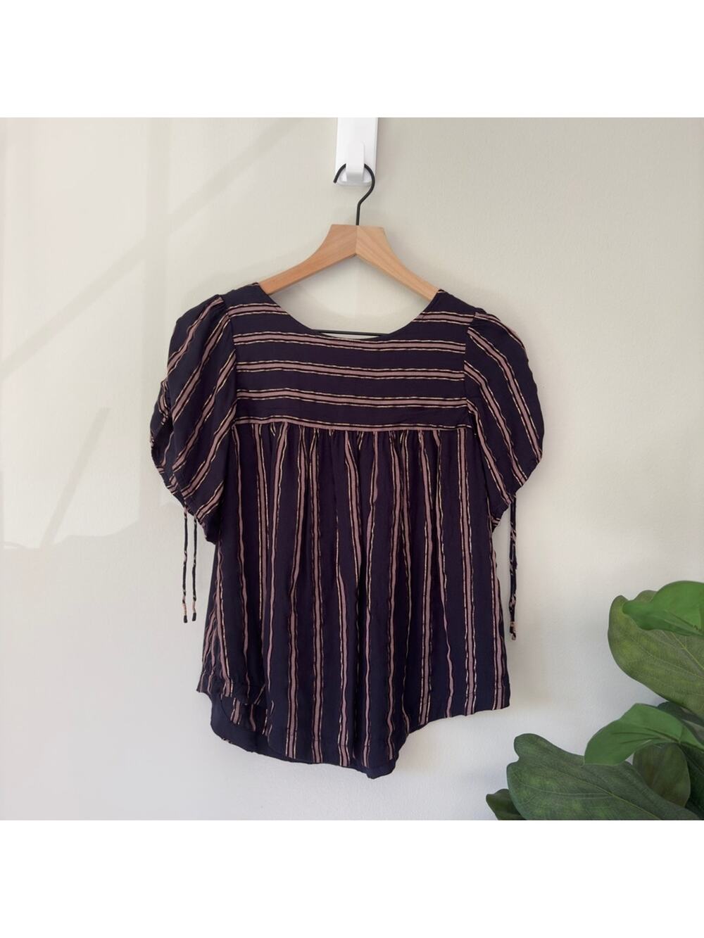 Anthropologie Metallic Striped Keyhole Tie Bow Sleeve Top Button Up Back Viscose